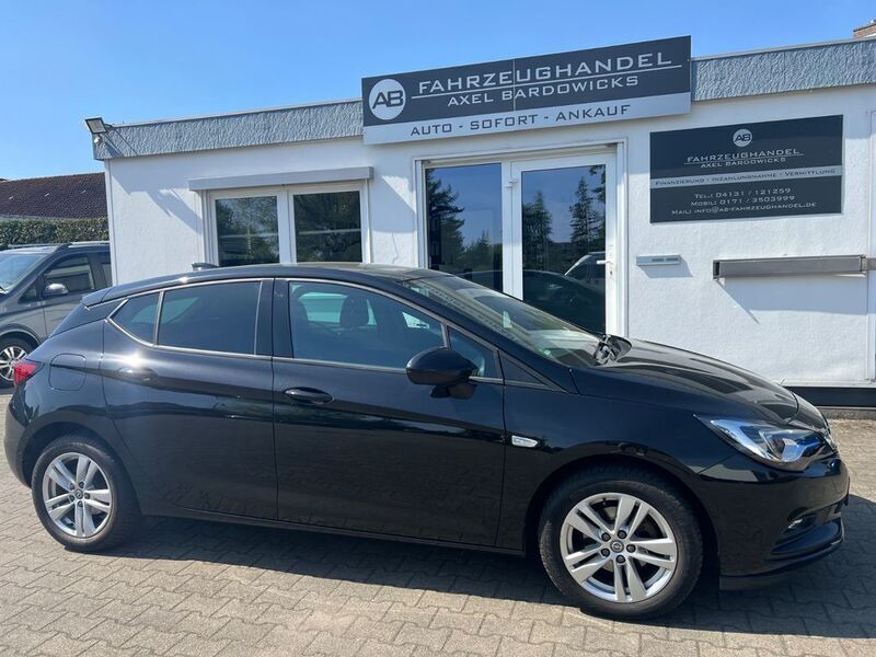 Schwarz Gebraucht 2017 Opel Astra Active Limousine | 11.900 € (Fairer Preis) - Bild 1/4