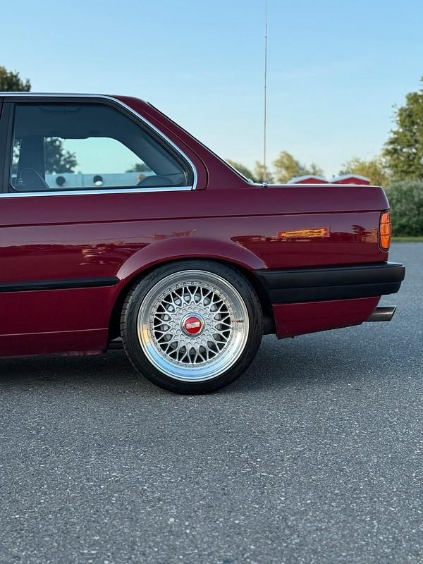 Gebraucht BMW 316 99 PS (72 kW) 1989 Rot Coupé