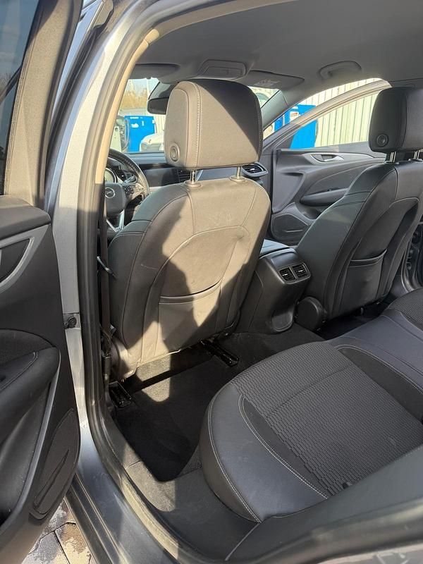 Gebraucht Opel Insignia 136 PS (100 kW) 2017 Grau Limousine