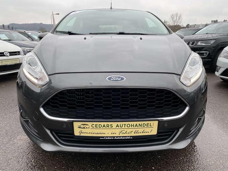 Gebraucht Ford Fiesta Celebration 101 PS (74 kW) 2017 Magneticgrau (metallic) Kleinwagen