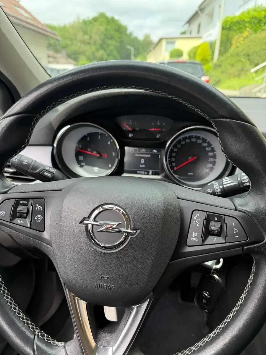 Gebraucht Opel Astra 110 PS (80 kW) 2017 Blau Limousine