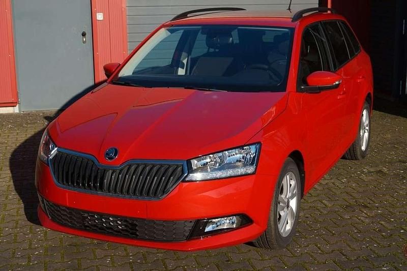Gebraucht Skoda Fabia Ambition 95 PS (69 kW) 2023 Rot (velvetrotmetallic) Kleinwagen