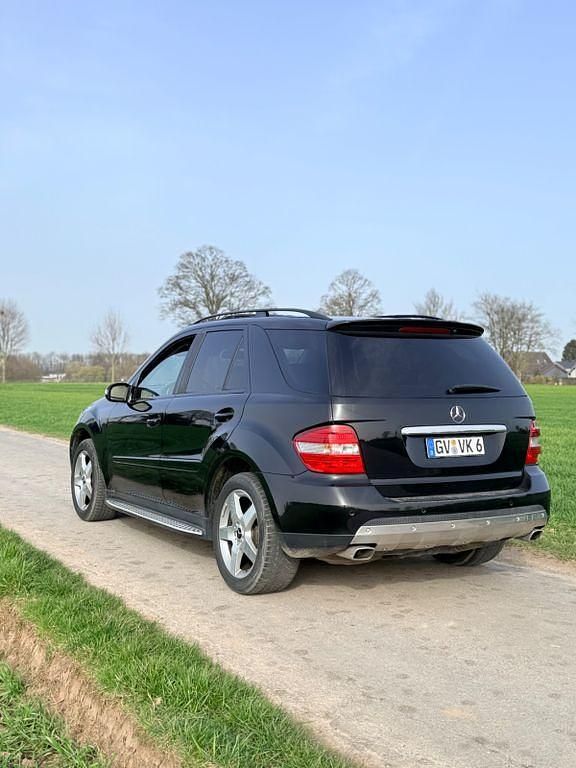 Gebraucht Mercedes ML280 220 PS (161 kW) 2007 Schwarz SUV