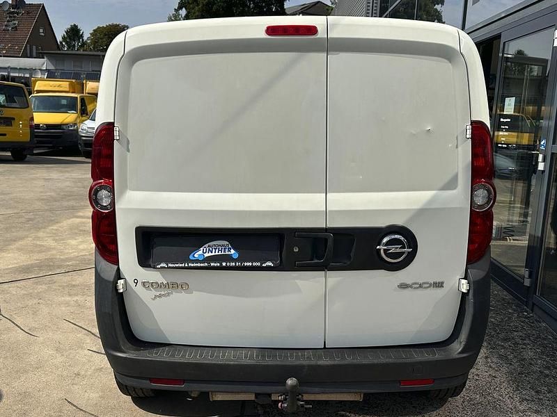 Gebraucht Opel Combo 120 PS (88 kW) 2018 Weiß Van / Kleinbus