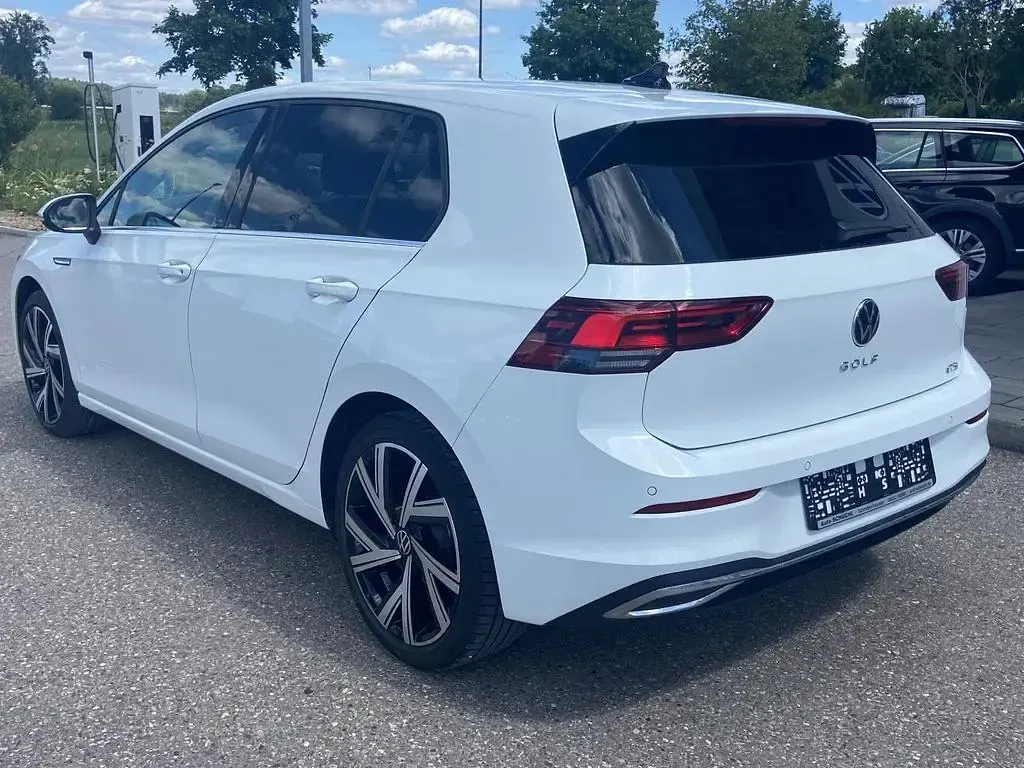 Gebraucht VW Golf VIII Active 150 PS (110 kW) 2024 Weiß Limousine