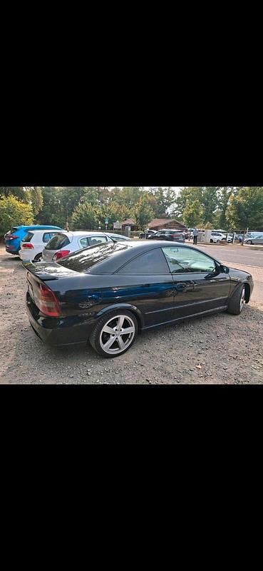 Gebraucht Opel Astra 125 PS (91 kW) 2000 Schwarz Coupé