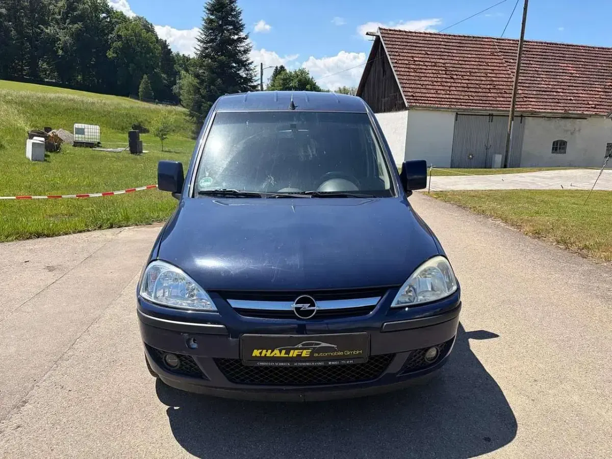 Gebraucht Opel Combo Edition 94 PS (69 kW) 2009 Royalblau h: u2/f:atlantikblau Van / Kleinbus