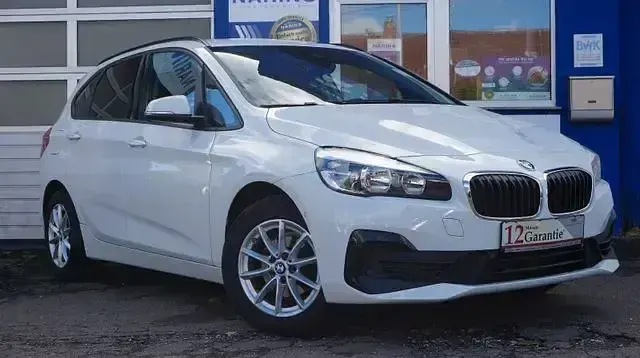 Gebraucht BMW 216 Active Tourer Advantage 109 PS (80 kW) 2018 Weiß Van / Kleinbus