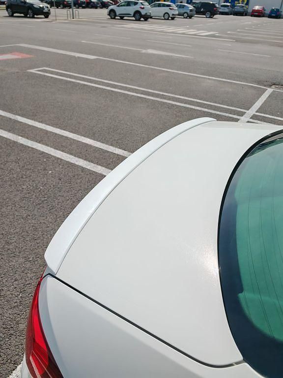 Gebraucht VW Jetta Highline 122 PS (89 kW) 2012 Weiß Limousine