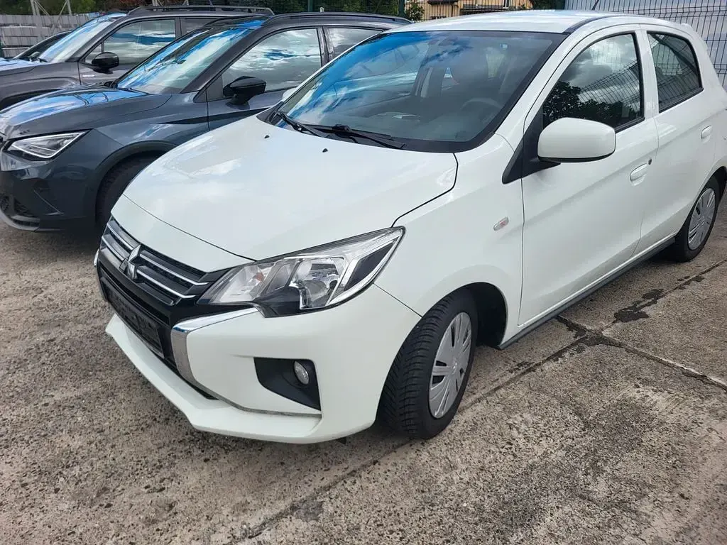 Gebraucht Mitsubishi Space Star Basis 71 PS (52 kW) 2020 Weiß Kleinwagen