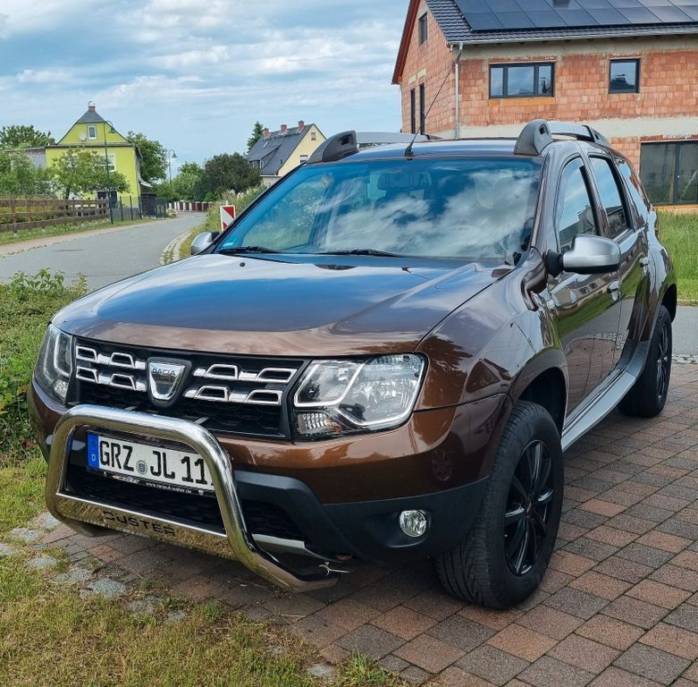 Braun Gebraucht 2014 Dacia Duster Prestige SUV | 6.600 € (Guter Preis) - Bild 1/4