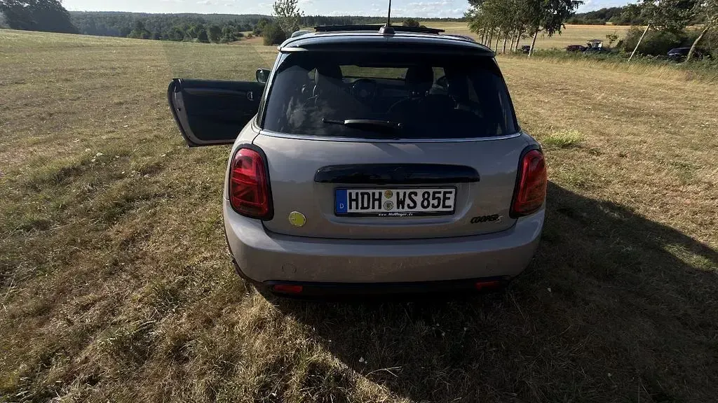 Gebraucht Mini Cooper SE Collection 135 kW (184 PS) 2022 Grau Kleinwagen