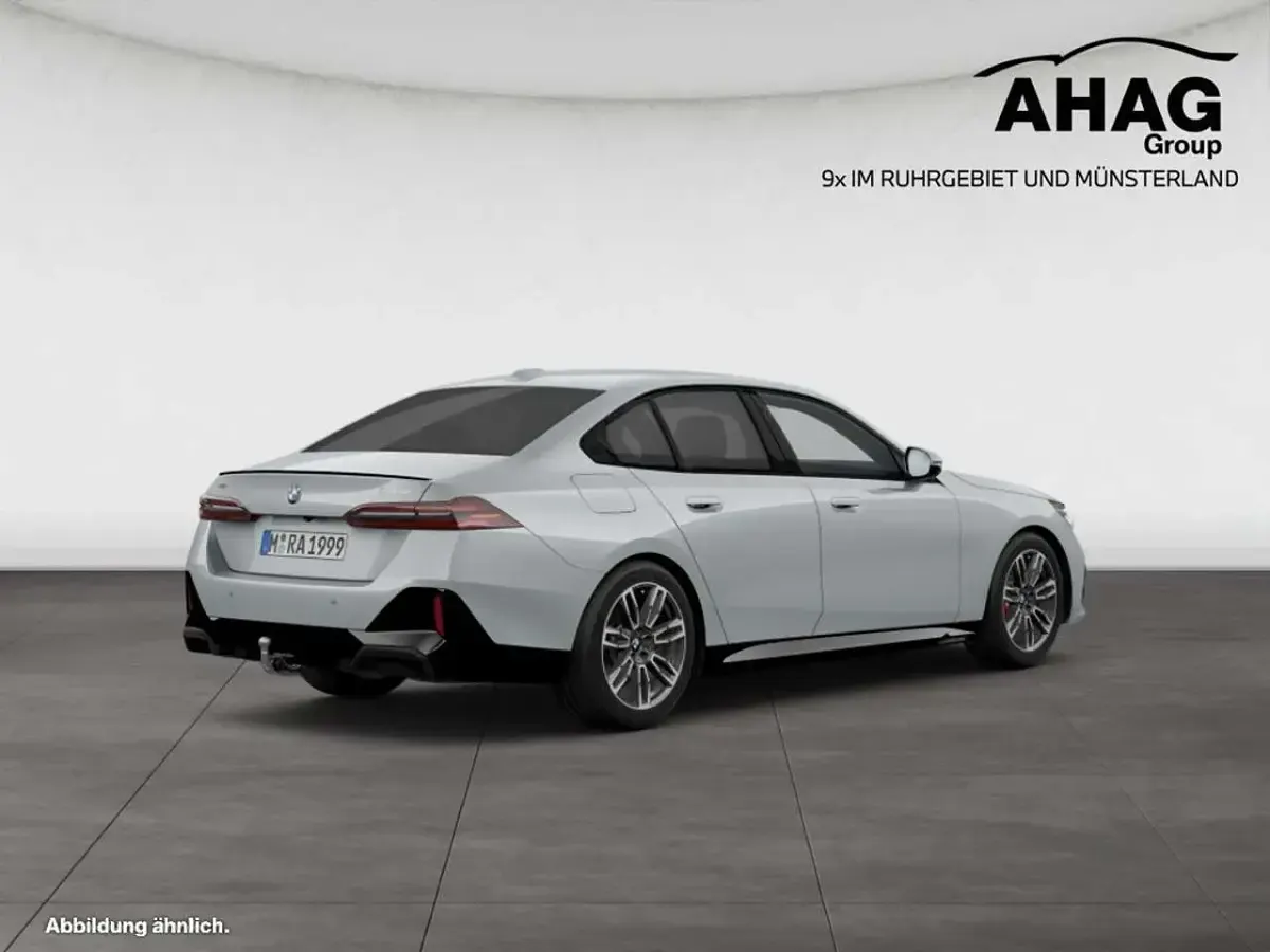 Neu BMW 540 Performance 303 PS (222 kW) 2026 M brooklyn grau Limousine
