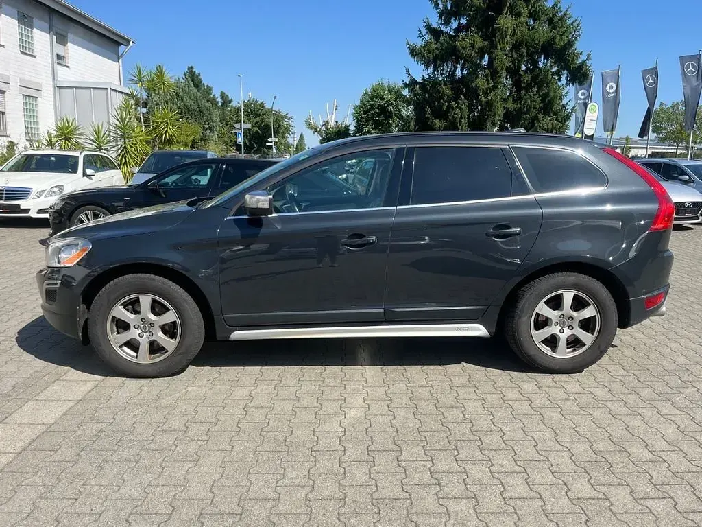 Gebraucht Volvo XC60 R-Design 163 PS (119 kW) 2012 Grau SUV