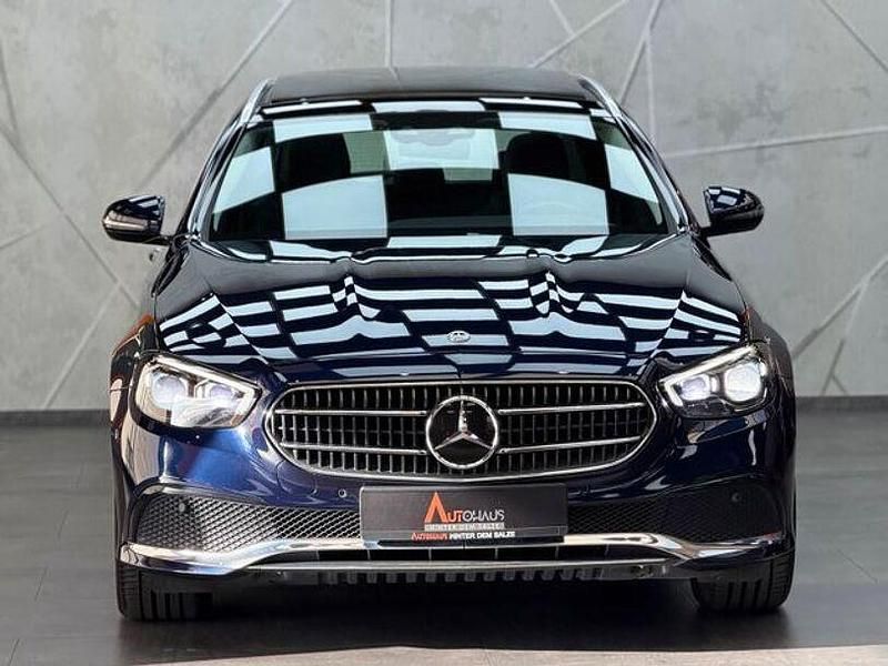 Gebraucht Mercedes E300 194 PS (142 kW) 2020 Cavansitblau  metalliclack Kombi