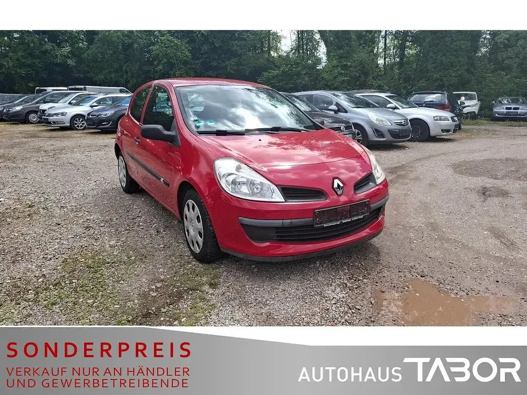 Gebraucht Renault Clio II Authentique 75 PS (55 kW) 2005 Hellrot Kleinwagen