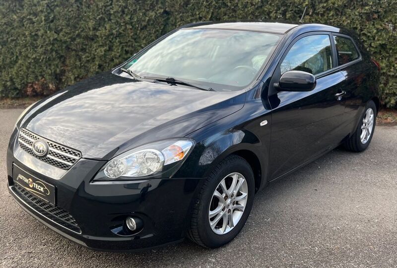 Schwarz Gebraucht 2011 Kia Ceed 2 Limousine | 5.900 € (Fairer Preis) - Bild 1/4