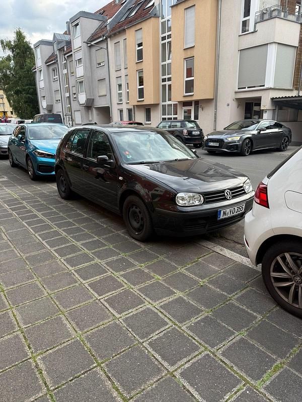 Schwarz Gebraucht 2003 VW Golf IV Limousine | 1.000 € - Bild 1/4