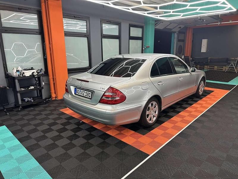 Gebraucht Mercedes E220 150 PS (110 kW) 2005 Limousine