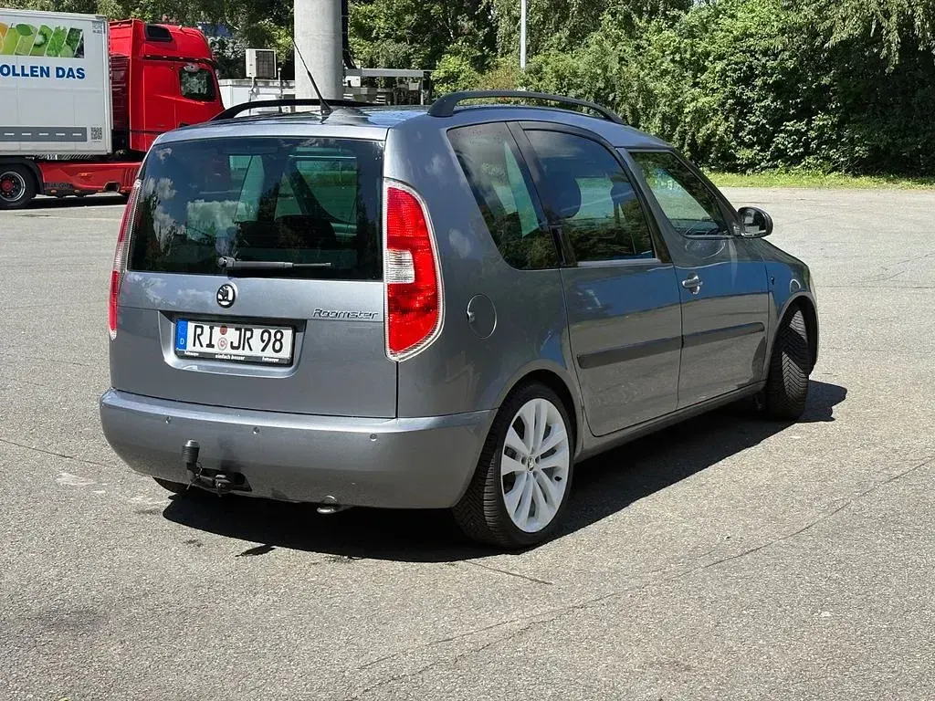 Gebraucht Skoda Roomster 105 PS (77 kW) 2009 Silber Van / Kleinbus