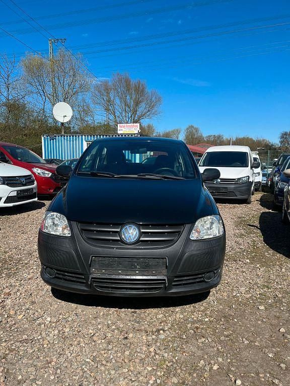 Gebraucht VW Fox Basis 60 PS (44 kW) 2011 Schwarz Kleinwagen