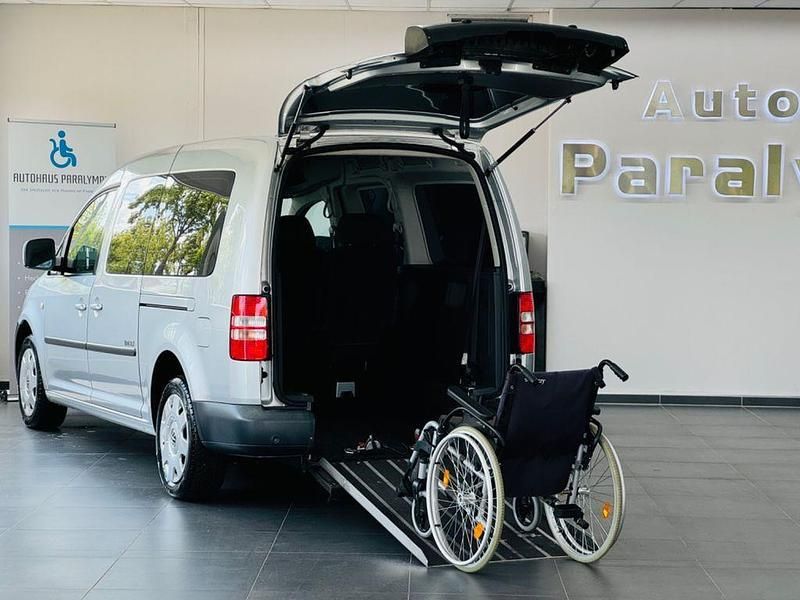 Silber Gebraucht 2011 VW Caddy Maxi Van / Kleinbus | 16.950 € - Bild 1/4