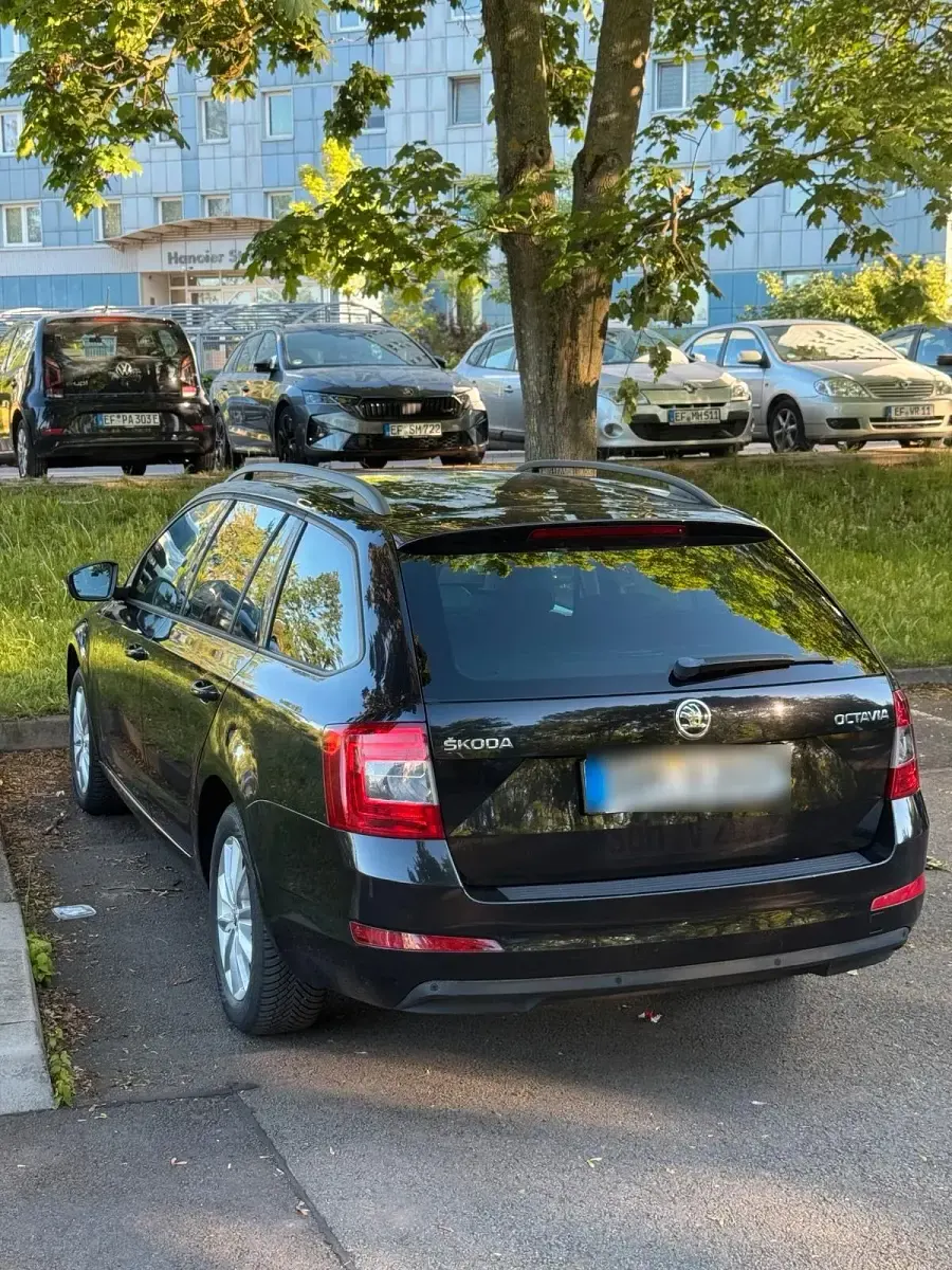 Gebraucht Skoda Octavia 110 PS (80 kW) 2015 Schwarz Kombi