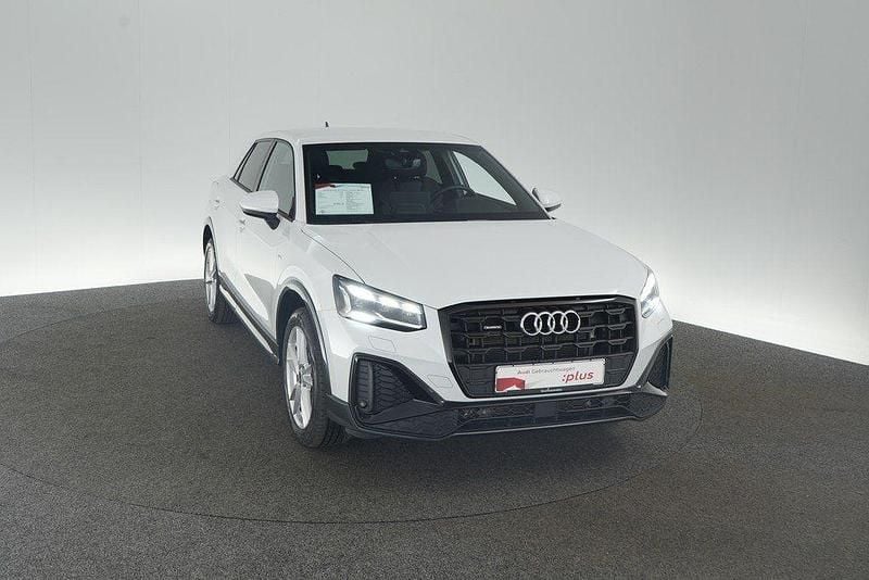 Gebraucht Audi Q2 S-Line 190 PS (139 kW) 2025 Gletscherweiß metallic SUV