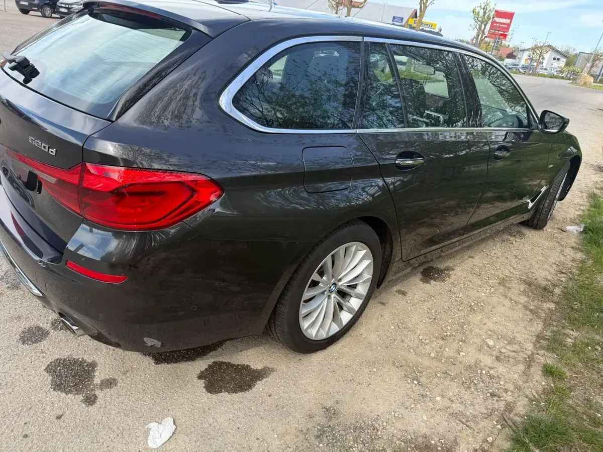 Gebraucht BMW 520 Luxury Line 190 PS (139 kW) 2018 Schwarz Kombi