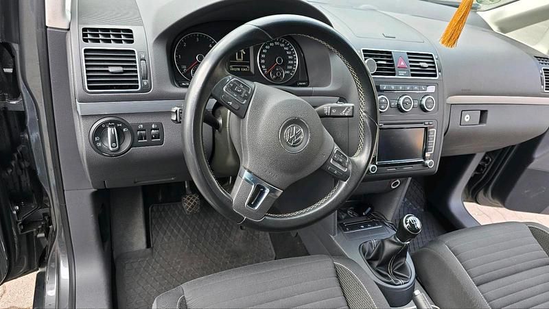 Gebraucht VW Touran 105 PS (77 kW) 2015 Grau Van / Kleinbus