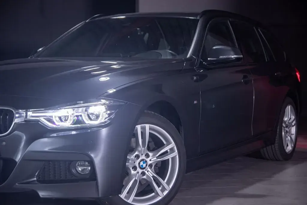 Gebraucht BMW 320 M Sport 190 PS (139 kW) 2017 Mineralgrau metallic Kombi