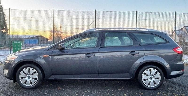 Gebraucht Ford Mondeo Ambiente 125 PS (91 kW) 2009 Blau Kombi