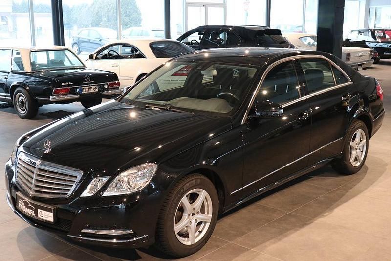 Gebraucht Mercedes E250 204 PS (150 kW) 2012 Schwarz Limousine