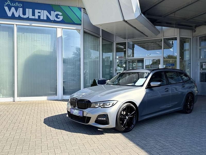 Oxidgrau ii metallic Gebraucht 2022 BMW 320 M Sport Kombi | 32.990 € (Guter Preis) - Bild 1/4