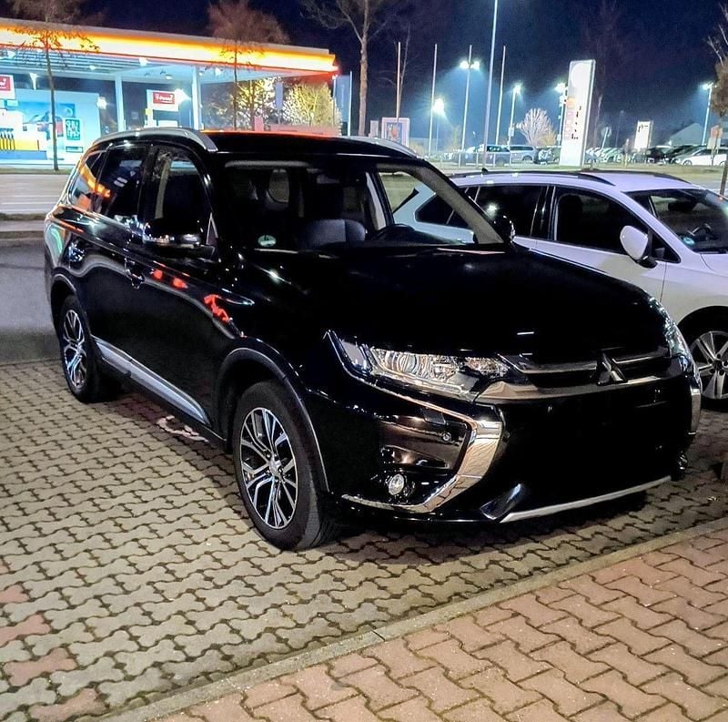 Gebraucht Mitsubishi Outlander Plus 150 PS (110 kW) 2018 Schwarz SUV