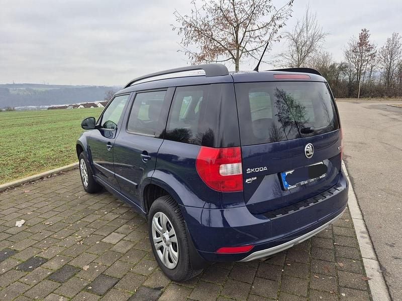 Gebraucht Skoda Yeti Cool Edition 110 PS (80 kW) 2016 Blau SUV