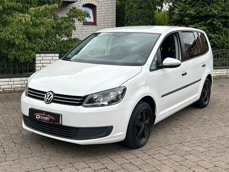 Weiß Gebraucht 2013 VW Touran Trendline Van / Kleinbus | 6.750 € (Guter Preis) - Bild 1/4