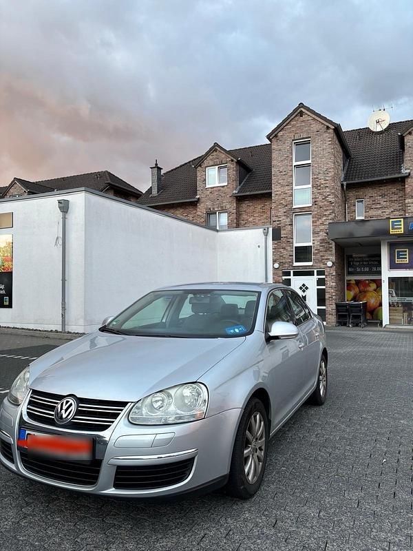 Silber Gebraucht 2006 VW Jetta Limousine | 2.500 € - Bild 1/4