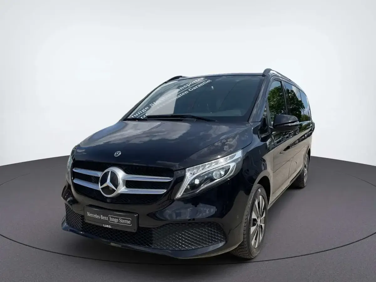 Gebraucht Mercedes V220 Avantgarde Edition 163 PS (119 kW) 2022 Schwarz Van / Kleinbus