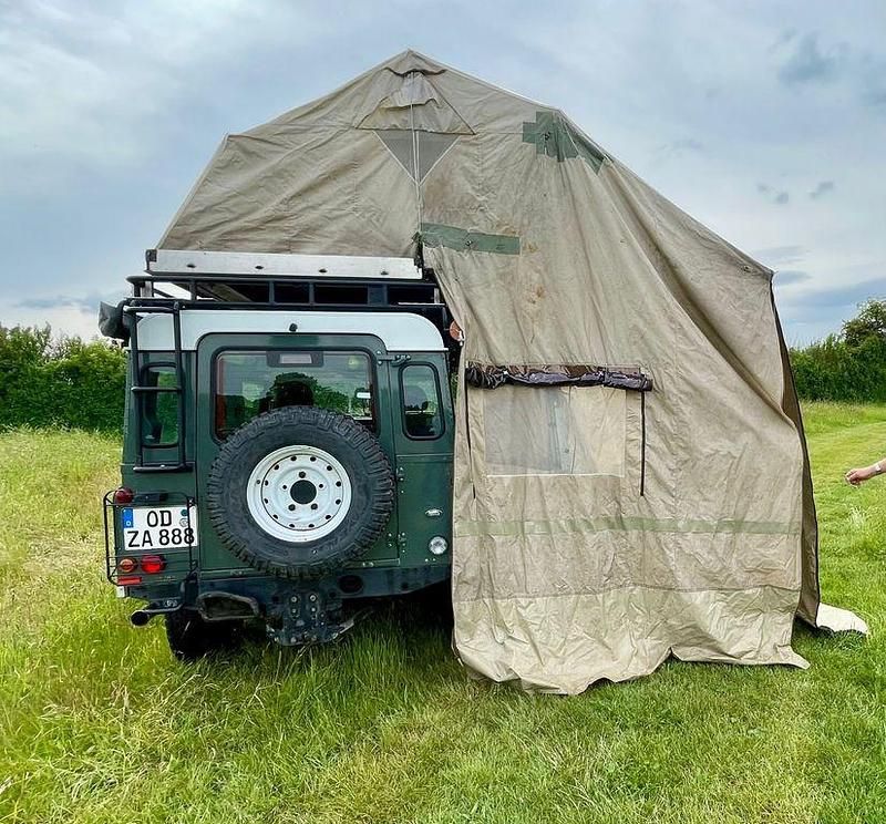 Gebraucht Land Rover Defender SE 122 PS (89 kW) 2011 Grün Kombi