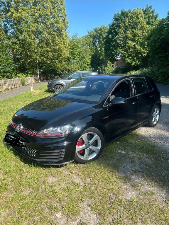 Schwarz Gebraucht 2016 VW Golf VII GTI Limousine | 17.500 € (Guter Preis) - Bild 1/4