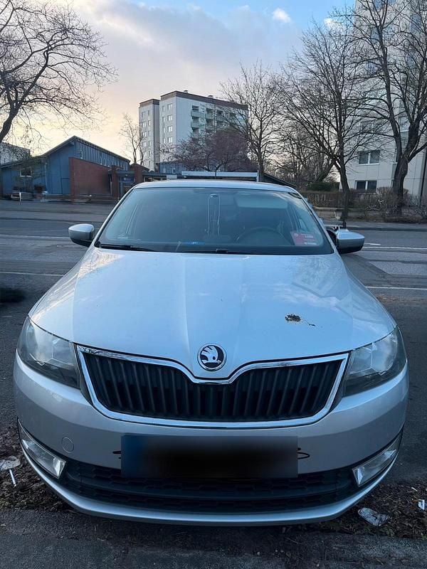 Gebraucht Skoda Rapid 105 PS (77 kW) 2013 Silber Kleinwagen
