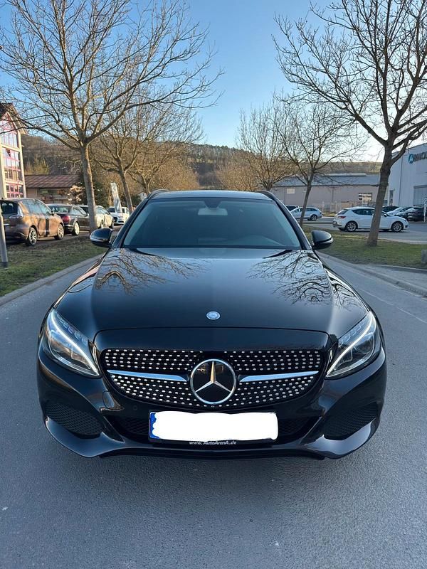 Gebraucht Mercedes C220 170 PS (125 kW) 2015 Schwarz Kombi