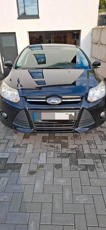 Gebraucht Ford Focus Titanium 125 PS (91 kW) 2012 Schwarz Kombi