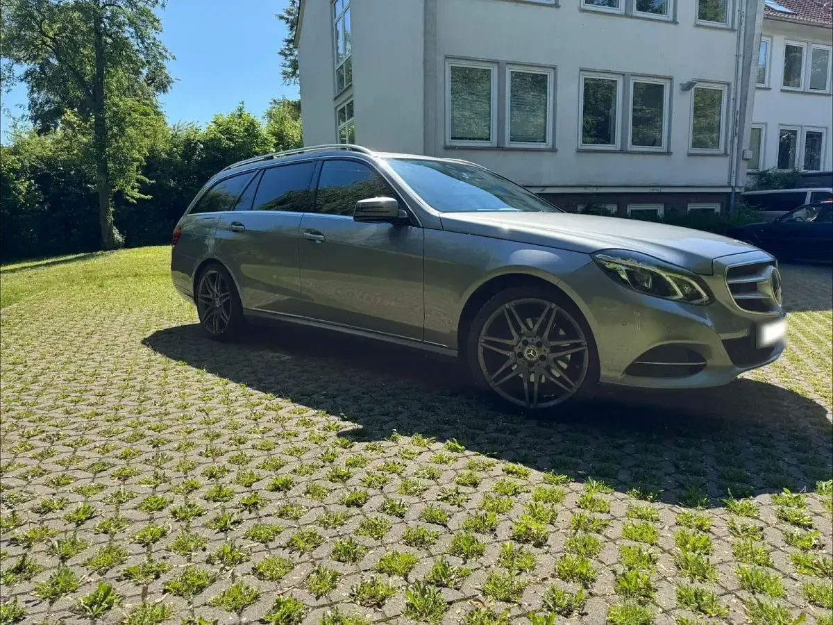 Gebraucht Mercedes E350 Avantgarde 252 PS (185 kW) 2014 Grau Kombi