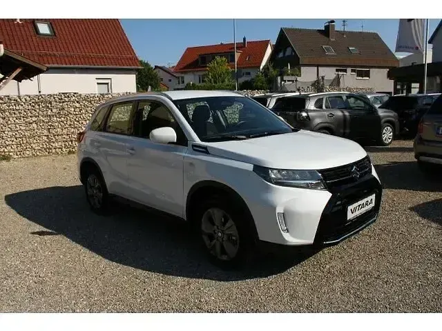 Neu Suzuki Vitara Club 129 PS (94 kW) 2025 Weiss SUV