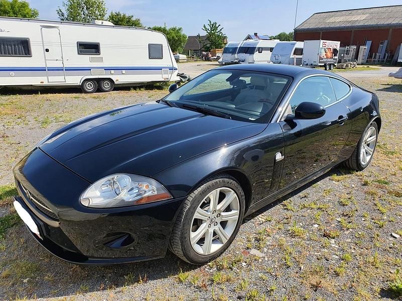 Grün Gebraucht 2007 Jaguar XK Coupé | 11.990 € (Etwas zu teuer) - Bild 1/4