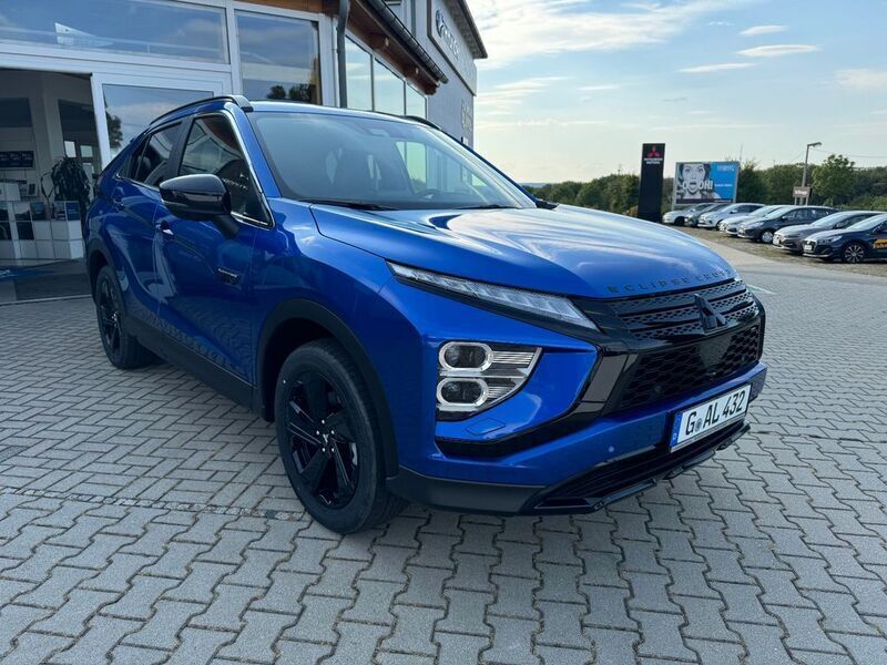 Blau Gebraucht 2024 Mitsubishi Eclipse Cross Plus SUV | 37.990 € - Bild 1/4