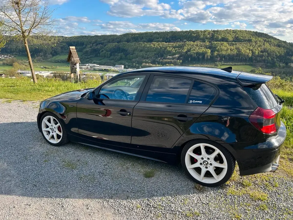 Second-hand BMW 116 116 CP (85 kW) 2006 Negru Hatchback