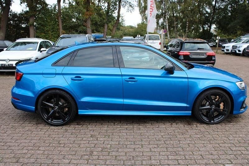 Arablau kristalleffekt (metallic) Gebraucht 2018 Audi RS3 Sport Limousine | 33.999 € (Superpreis) - Bild 1/4